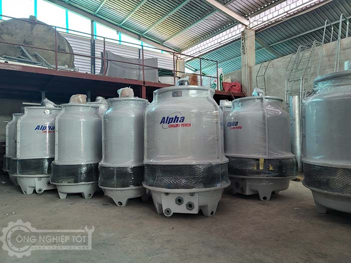 Tháp giải nhiệt Alpha 15RT có kích thước nhỏ, vận chuyển đơn giản, lắp đặt dễ dàng.